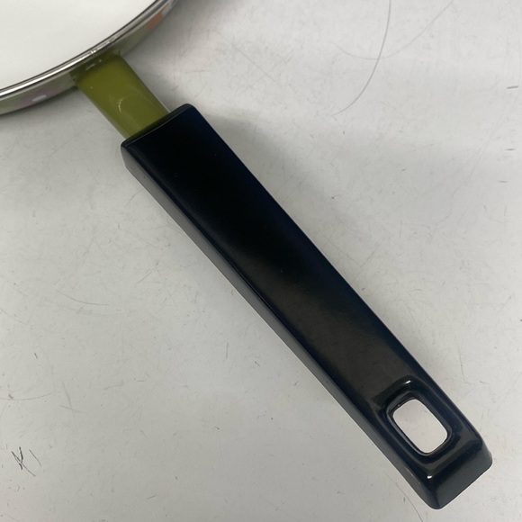 Daisy Flower Enameled Sauté Handled Pan - Picture 5 of 17